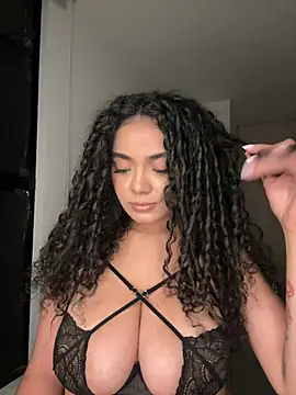 Chat +18 de Curlyierr ao vivo