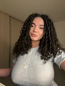 عرض كام Curlyierr