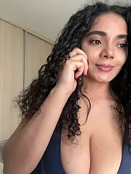 Curlyierr's Webcam Show
