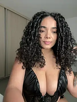 แชท XXX สดของ Curlyierr