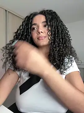Curlyierr's Webcam Show