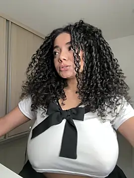 Pertunjukan Kamera Web Curlyierr