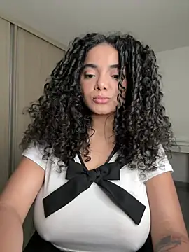 Curlyierr's Webcam Show