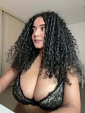 Curlyierr's Live XXX Chat