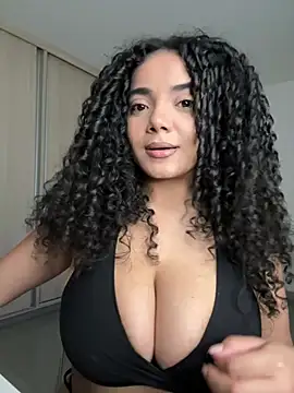 Curlyierr's Webcam Show