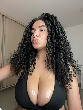 Curlyierr's Webcam Show