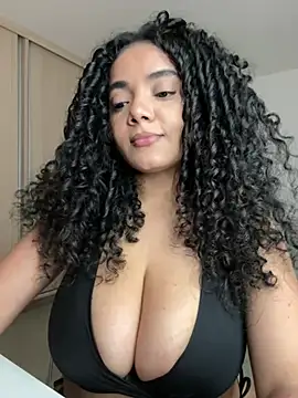 הופעת וובקאם של Curlyierr