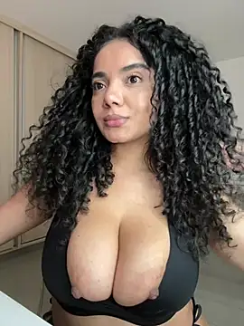 Curlyierr's Webcam Show