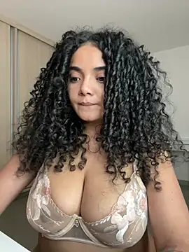 Curlyierrn Live XXX chat