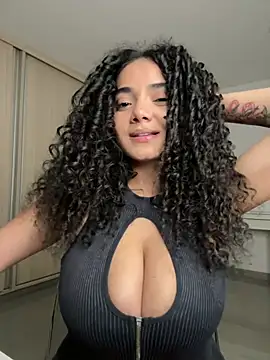 แชท XXX สดของ Curlyierr