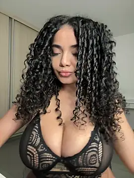 Curlyierr's Live XXX Chat