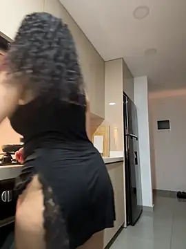 Curlyierr's Live XXX Chat