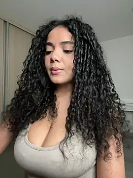 Curlyierr's Live XXX Chat