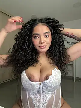 แชท XXX สดของ Curlyierr