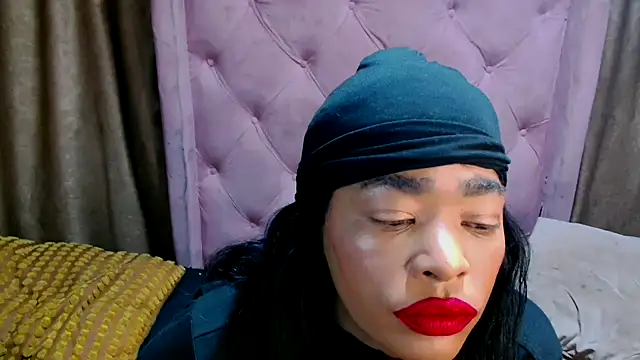 Show modela AFRICANGODDESSXXX na web-kameri