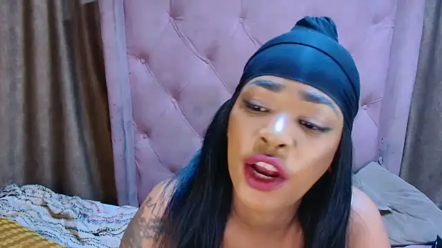 AFRICANGODDESSXXX: διαδικτυακό σόου στην κάμερα