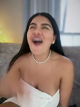 XXX chat uživo modela Issane_Peru