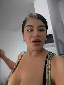 Issane_Peru's Webcam Show
