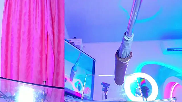 NathaxaLeans' Webcam Show