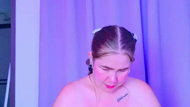 NathaxaLeans' Live XXX Chat