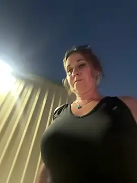 LilMissKaos webcam show