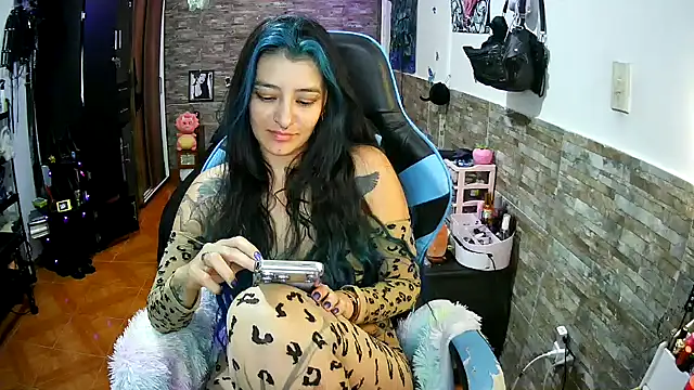 Chat +18 de AngelaQueen_ ao vivo