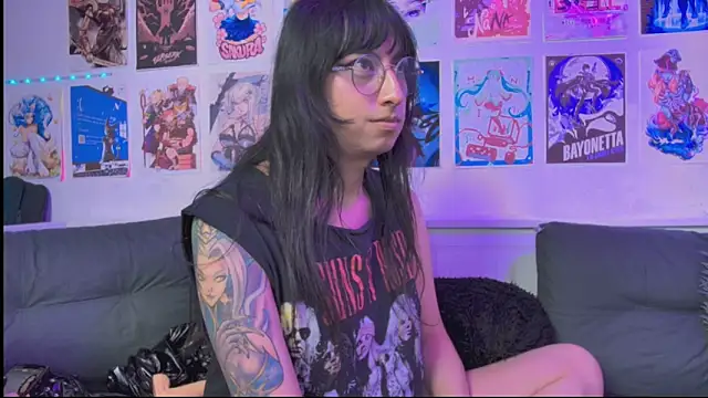 snowblack_'s Webcam Show