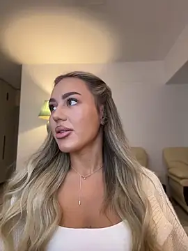 BarbieDoll13 Webcam show