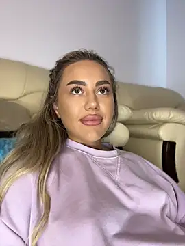 XXX chat uživo modela BarbieDoll13