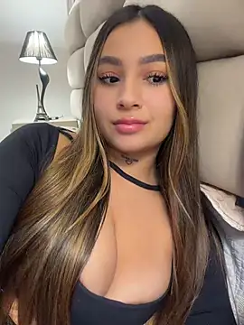 LunaBaker-1's Live XXX Chat