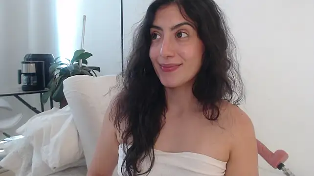 MIYESSI – Live XXX-chat