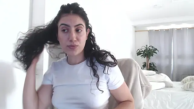 MIYESSI: απευθείας συνομιλία ΧΧΧ