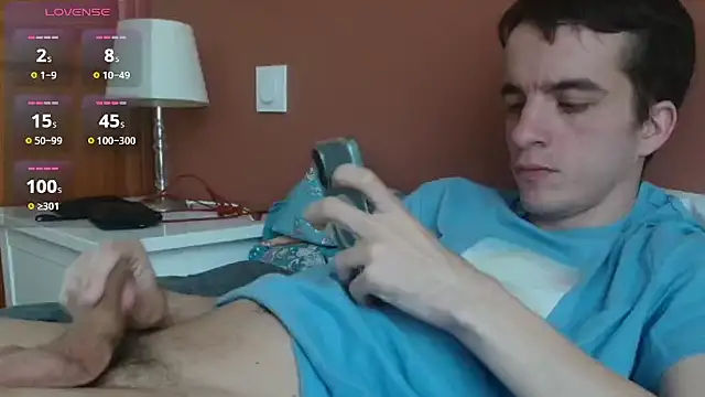 Tombgy07 Show in webcam