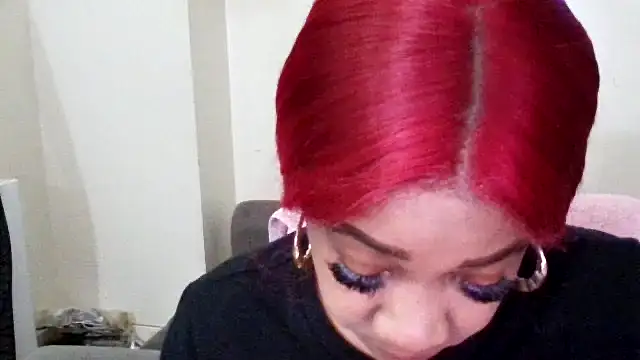 mzpretty444's Webcam Show