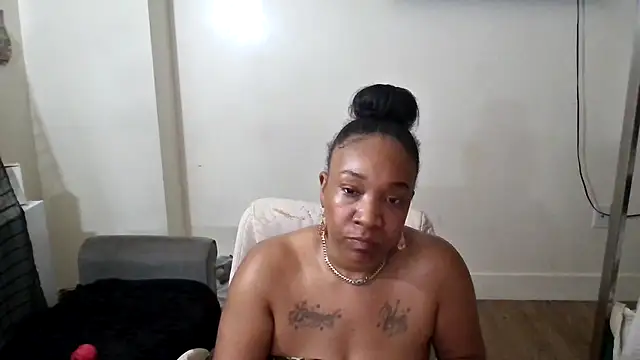 Pokazy przed kamerką – mzpretty444