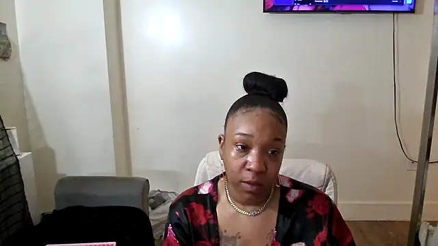 הופעת וובקאם של mzpretty444