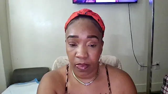 mzpretty444 Show in webcam