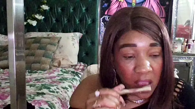 mzpretty444's Live XXX Chat