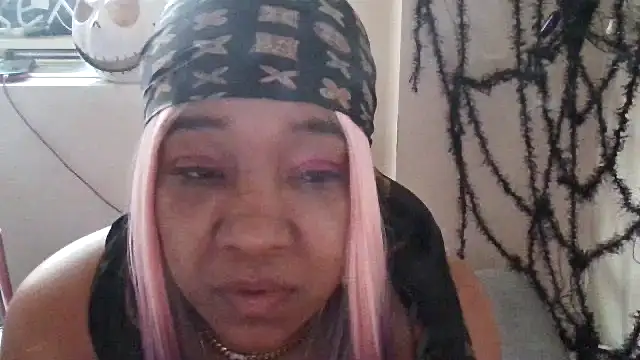 mzpretty444 Show in webcam