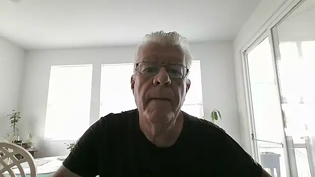 NeoOnSC: διαδικτυακό σόου στην κάμερα