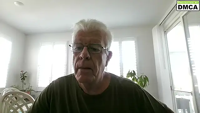 Show modela NeoOnSC na web-kameri