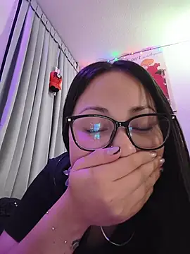 Bella-Gema's Live XXX Chat