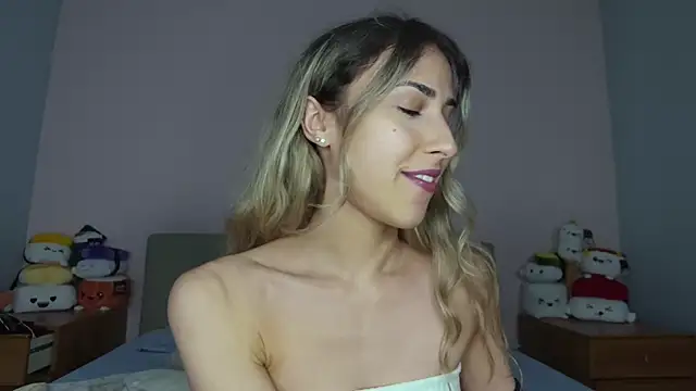Chiara-2002 Webcam show