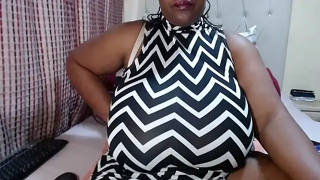 CHOCOLATEDARKBUSTYX Chat XXX in diretta