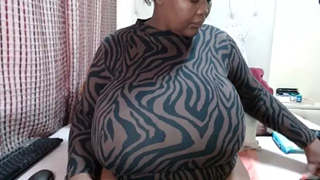 CHOCOLATEDARKBUSTYX Webcamshow