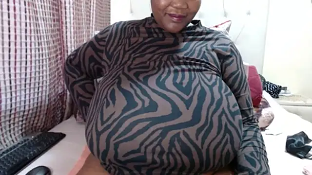 CHOCOLATEDARKBUSTYX Live XXX-Chat