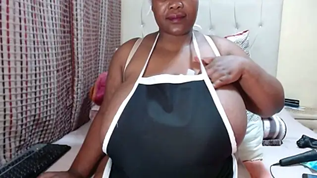 Živý XXX chat CHOCOLATEDARKBUSTYX
