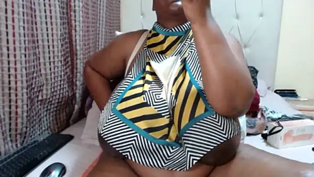 CHOCOLATEDARKBUSTYX's Webcam Show