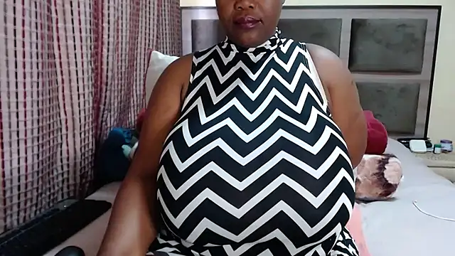 CHOCOLATEDARKBUSTYX's Webcam Show