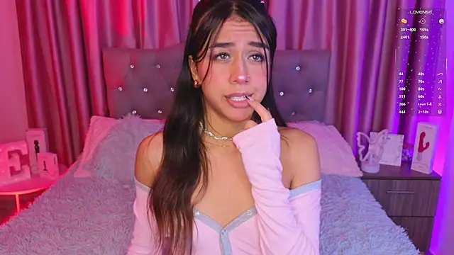 Chat +18 de Emiily_Scott1 ao vivo